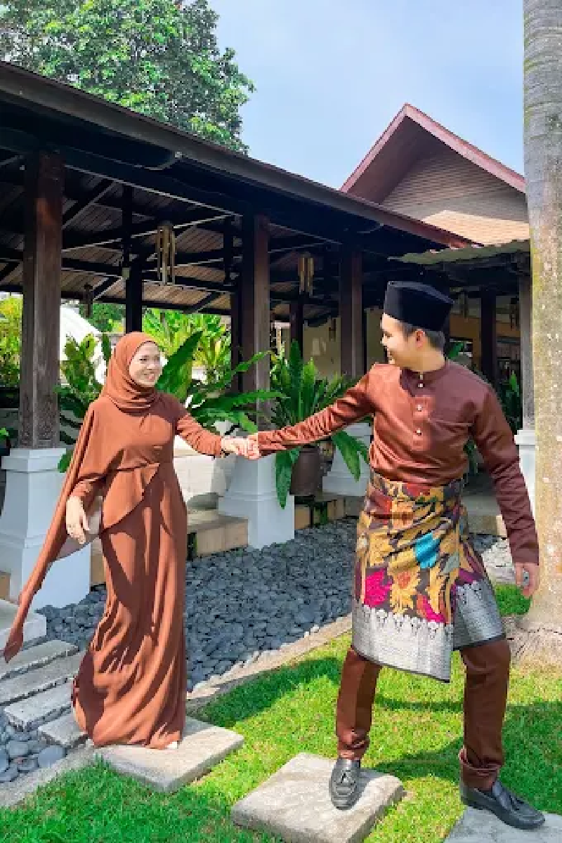Perincian Busana Pengantin 1
