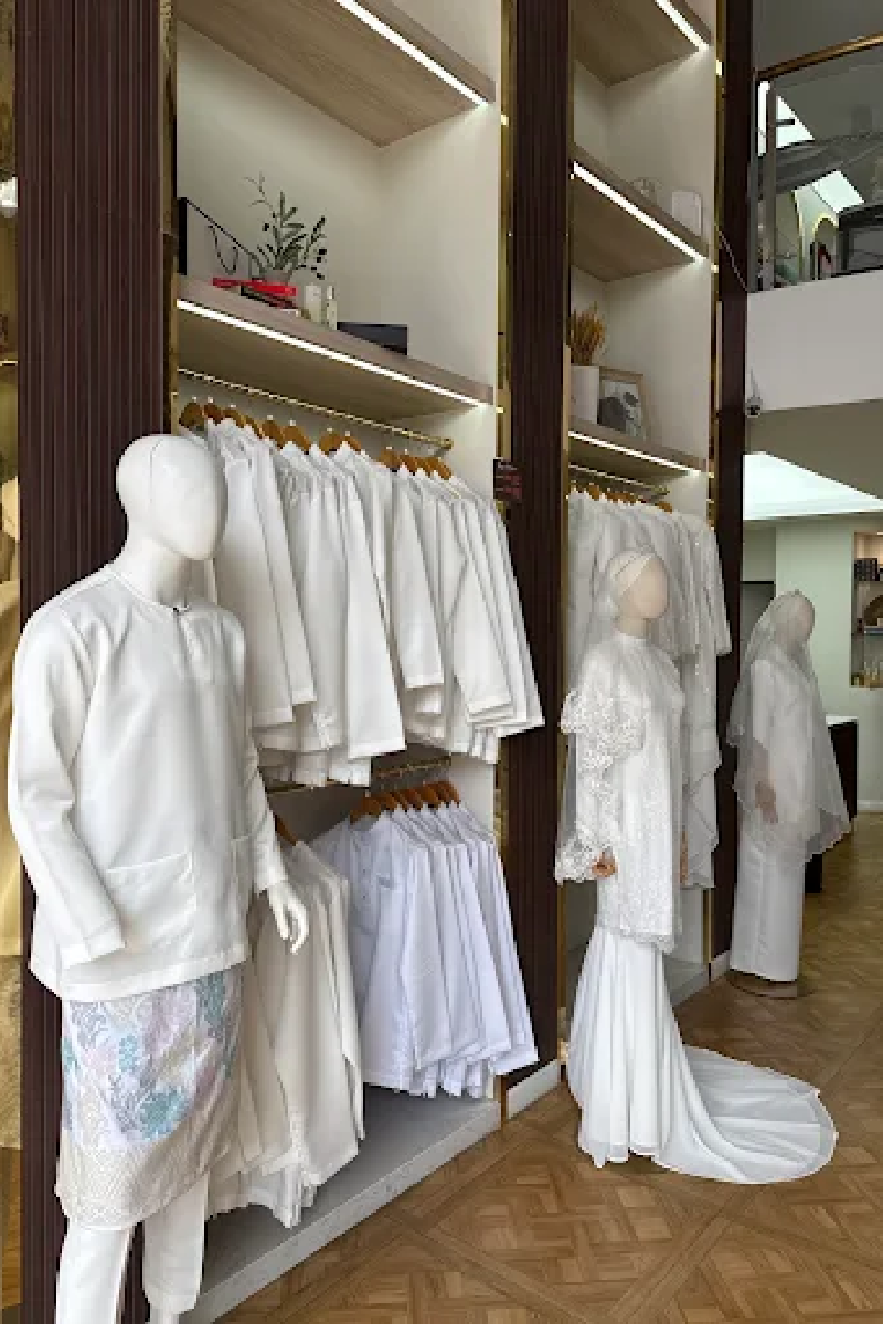 Perincian Busana Pengantin 6