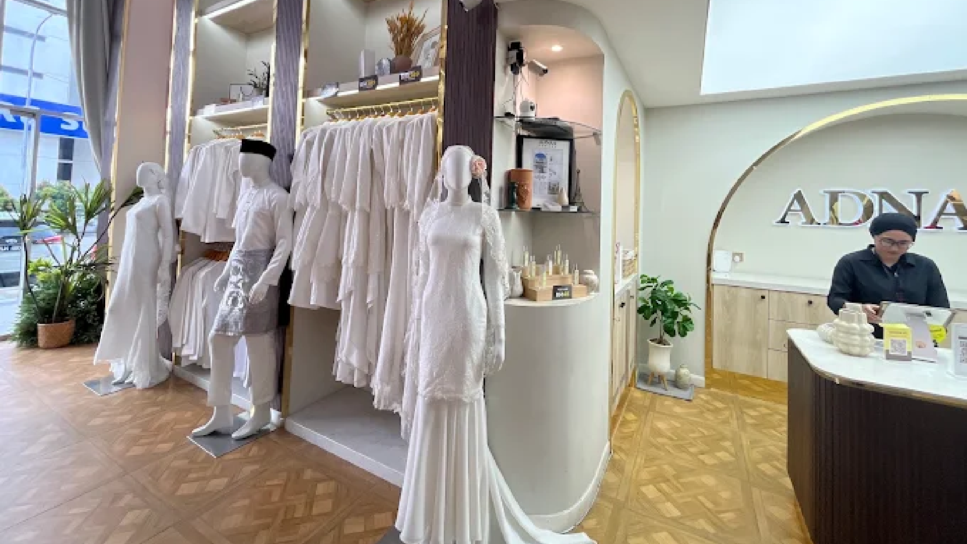 Busana Pengantin Perempuan